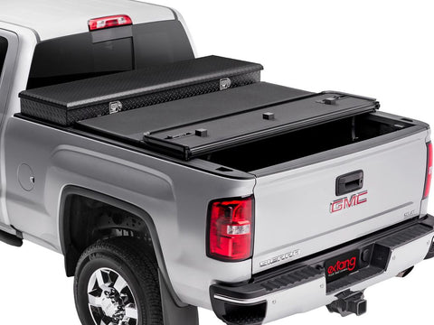 Extang 84945 - Solid Fold 2.0 Toolbox 99-06 (07 Classic) Silv/Sierra 8'